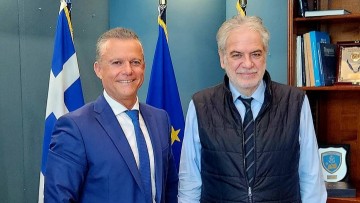 Συνάντηση δημάρχου Λειψών με τον υπουργό Ναυτιλίας – Συγκοινωνίες, χρηματοδοτήσεις και λιμενικά έργα στο επίκεντρο