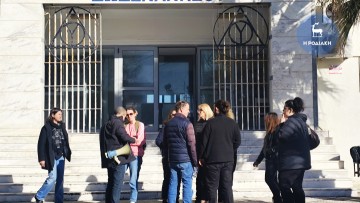 Κινητοποίηση δασκάλων  στη Ρόδο για τις πειθαρχικές διώξεις κατά συναδέλφων τους που αντιδρούν στις αξιολογήσεις