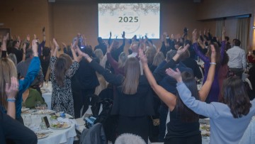 Βραβεύσεις προσωπικού και κοπή Βασιλόπιτας στον Εκπαιδευτικό Όμιλο «ΡΟΔΙΩΝ ΠΑΙΔΕΙΑ»