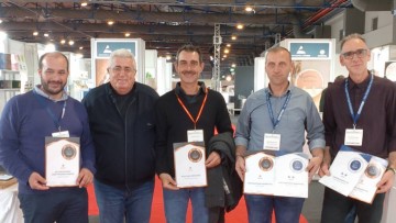 Με 15 βραβεία και διακρίσεις επέστρεψαν από την 11ηEXPOTROF οι παραγωγοί της Περιφέρειας Νοτίου Αιγαίου (pics)