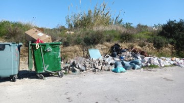 Ρόδος: Η αθλιότητα και οι υπαίθριες χωματερές καλά... κρατούν