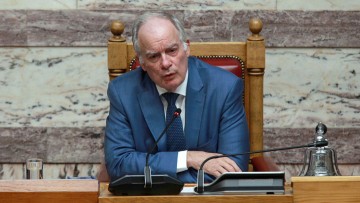 Θανάσης Καραναστάσης: Habemus Papam