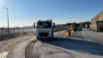 Καθαρισμός του παραλιακού μετώπου από την ακτή Προμηθέως έως τη Θαλασσινή Πύλη