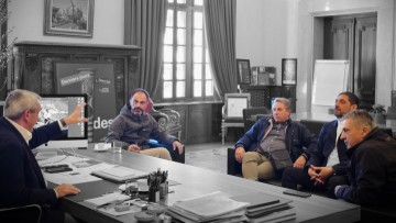 Ενημερωτική συνάντηση του Περιφερειάρχη με τον Αντιδήμαρχο και τον Πρόεδρο της Κοινότητας Καλλιθέας