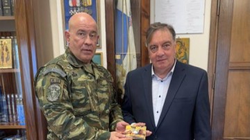 Επίσκεψη Δημάρχου Η.Ν. Κάσου στον νέο Διοικητή 95 ΑΔΤΕ