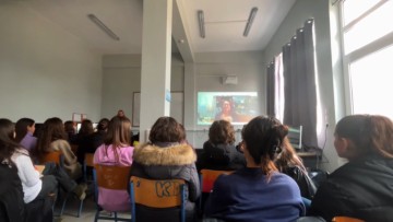 Διαδικτυακή Επικοινωνία Μαθητών με την Τήλο – Συζήτηση για τον Ανθρωπισμό και την Κοινωνική Προσφορά