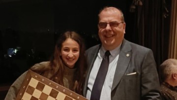 Μυρτώ Κορινιώτη: Η 13χρονη σκακίστρια του "Ιππότη" βραβεύτηκε από την Ελληνική Ομοσπονδία!