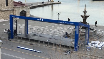 Νέου τύπου εξέδρα επισήμων στην αυριανή παρέλαση