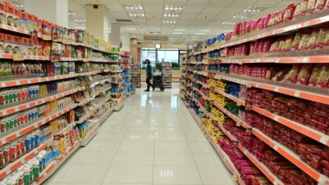 Εκτινάχθηκαν κατά 38,97% οι τιμές τροφίμων στην Ελλάδα την τελευταία 15ετία