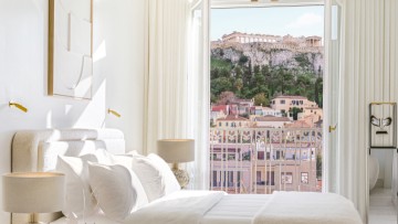 Συνεχείς διακρίσεις για το THE DOLLI: Βραβεύθηκε με 2 χρυσά κλειδιά από τον παγκόσμιο οδηγό Michelin