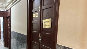 Το κυνήγι θησαυρού των αστυνομικών στο σπίτι της υπαλλήλου της Πολεοδομίας, ακόμη και βυζαντινά νομίσματα κατείχε δεύτερος κατηγορούμενος