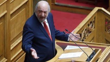 Γ.Νικητιάδης : Αδιαφορούν πλήρως για τη στατικότητα των κτηρίων στη Σύμη