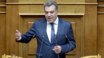 Μάνος Κόνσολας: «Να μην αυξηθούν τα ακτοπλοϊκά εισιτήρια»