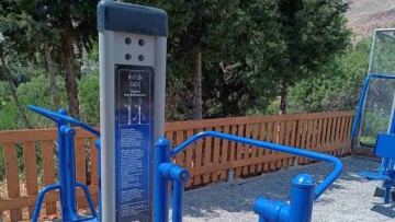 Νέα Υπαίθρια Όργανα Γυμναστικής στο Γήπεδο 5×5 Χάλκης