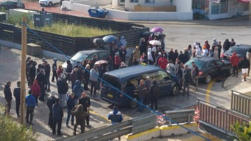 Συγκέντρωση διαμαρτυρίας για την πεζογέφυρα στην Ιαλυσό