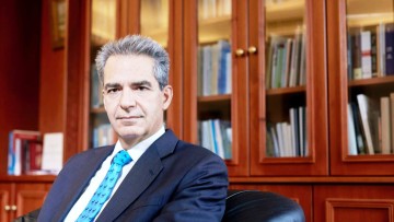 Στη Ρόδο ο καθηγητής Άγγελος Συρίγος