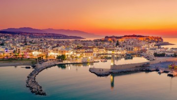 Ακτοπλοϊκά «φωτιά» το Πάσχα 2025: Πόσο θα πληρώσει μια οικογένεια για να πάει Κυκλάδες, Κρήτη, Δωδεκάνησα