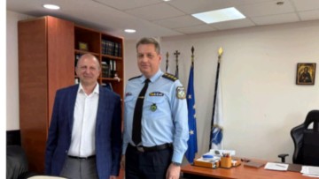 Συνάντηση του Μ. Ροδίτη στο Αρχηγείο της Αστυνομίας για τα προβλήματα στον διαβατηριακό έλεγχο στο λιμάνι της Ρόδου