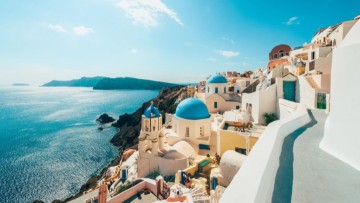 Ελληνικός τουρισμός: Δυνατός o Ιούνιος, πιο αδύναμοι Ιούλιος και Αύγουστος