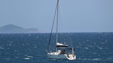 Ακυβέρνητο ιστιοφόρο παρασύρθηκε από τους ανέμους – Επιχείρηση διάσωσης στην Κω