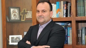 Γιάννης Παππάς στον topfm: “Τροπολογία για την τακτοποίηση των οικοπέδων– Στην τοπική κόντρα τάσσεται υπέρ της Περιφέρειας και δείχνει το κτίριο της ΔΕΥΑΡ!”