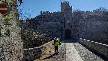 Ολοκληρώθηκε ο καθαρισμός στην Παλιά Πόλη από την Υπηρεσία Καθαριότητας