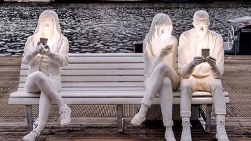 Ηλίας Καραβόλιας: Ο εθισμός του αιώνα