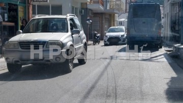 Αναγνώστης καταγγέλλει: Κυκλοφοριακή ασφυξία στο Παραδείσι – «Δεν περνά ούτε πεζός»