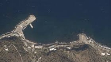 Πρόσκρουση τουριστικού πλοίου με επιβάτες στο λιμάνι της Νισύρου