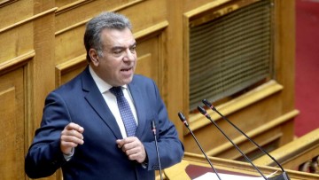 ΜΑΝΟΣ ΚΟΝΣΟΛΑΣ: «Να αντιμετωπιστούν τα προβλήματα στην εφαρμογή του Ψηφιακού Πελατολογίου Οχημάτων από τις επιχειρήσεις ενοικίασης αυτοκινήτων στα μικρά νησιά»