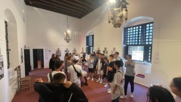 Εκπαιδευτική επίσκεψη του 5ου Γυμνασίου Ρόδου στην Εικαστική Έκθεση "Art in a Box"