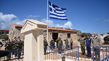 Σημαία, πίστη και αποτροπή: Ο Ν. Δένδιας εγκαινιάζει φυλάκιο στη Ρω την ημέρα των Πολιούχων του Καστελλόριζου