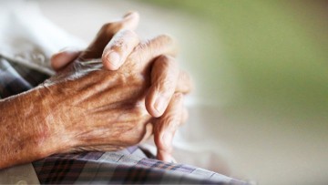 Έρευνα Metron Analysis: «Τρομάζουν» τα στοιχεία για τη γήρανση του πληθυσμού