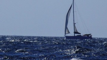 Γλίστρησε και χτύπησε στο κεφάλι επιβάτιδα σε ιστιοφόρο στην Κω