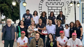 Πραγματοποιήθηκε η Τελετή παράδοσης απινιδωτή στην Παστίδα και χρηματικού ποσού στην «ΦΛΟΓΑ» από το «Καμάρι»