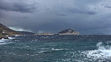 Ρόδος: Σύλληψη 16 αλλοδαπών που αποβιβάστηκαν με ταχύπλοο στη Σορωνή