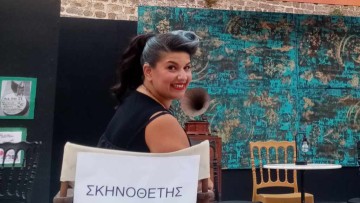 Ρένα Ορφανού, θεατρολόγος: «Στο θέατρο δεν “παίζουμε” απλώς. Μαθαίνουμε να αγαπάμε τον εαυτό μας»
