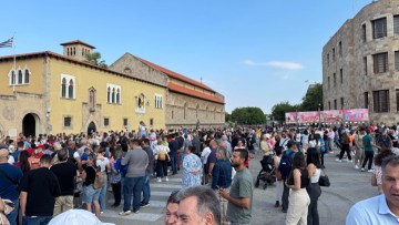 Ανθεστήρια 2025: Ο κόσμος αγκάλιασε τη μεγάλη γιορτή της Ρόδου!