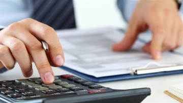 Φορολογική ελάφρυνση στους ελεύθερους επαγγελματίες με… αντίτιμο