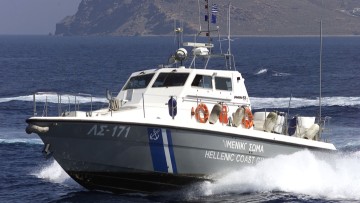 Ρόδος: Συνελήφθη Τούρκος διακινητής με 103 πρόσφυγες στο σκάφος του