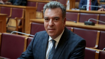 Μάνος Κόνσολας: «Μπροστά στα προβλήματα τα κομματικά τείχη δεν αντέχουν»!