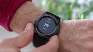 Νέος ΚΟΚ: Τέλος τα smartwatch για τους οδηγούς