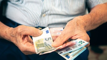 Συντάξεις Ιουλίου: Πότε πληρώνονται από ΕΦΚΑ και ΔΥΠΑ