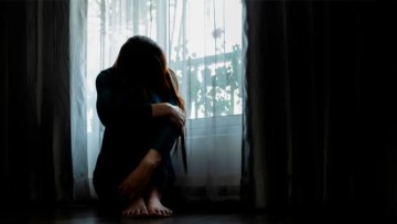 Δύο Ολλανδέζες κατήγγειλαν ότι τους έριξαν ναρκωτικό στο ποτό τους και τις βίασαν - Συνελήφθησαν δύο νεαροί Αλβανοί