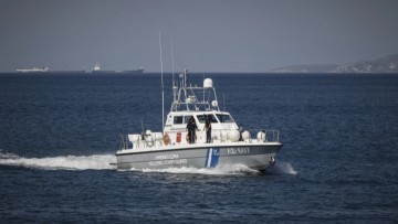 Ακινητοποίηση ταχύπλοου με 24 μετανάστες ανοιχτά της Ρόδου - Συνελήφθη 29χρονος διακινητής