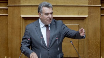 Μάνος Κόνσολας: «Να προστατέψουμε τους ανηλίκους από τη χρήση αλκοόλ και καπνικών προϊόντων»