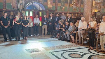 Με δέος και συγκίνηση η Ρόδος τίμησε τους πεσόντες της Κύπρου – “Δεν Ξεχνώ” το μήνυμα του Συλλόγου Κυπρίων