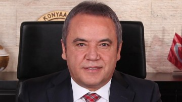 Τουρκία: Η κυβέρνηση έπαυσε τον δήμαρχο Αττάλειας