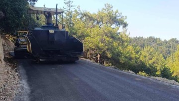Ολοκληρώθηκε η ασφαλτόστρωση προς την Ι.Μ. Παναγίας Τσαμπίκας – Παρέμβαση Καμπουράκη με έμφαση στη συνέχεια των έργων