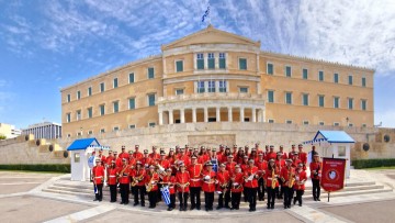 Η Φιλαρμονική Κώων γεμίζει μελωδίες την πόλη
